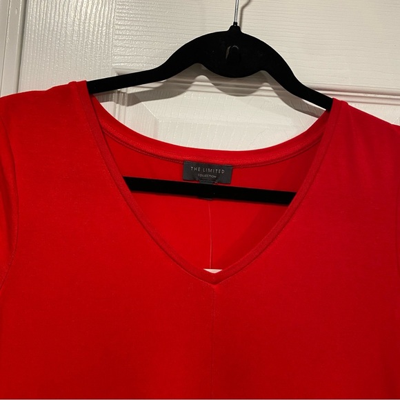 NWT Limited Size XL Red Short Sleeve V Neck Pleated Hem Flowy Tunic Stretch Top - Picture 2 of 13